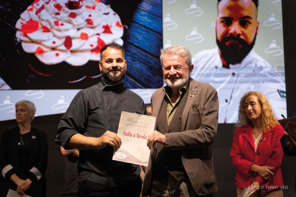 Palco Riconoscimento Italia a Tavola